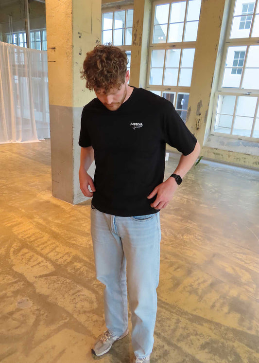 core tee | black