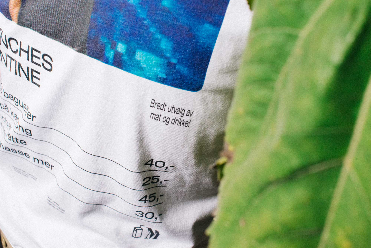 Wenches kantine | Tee