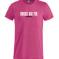 Carina Dahl | Drekk Mæ Fin | Rosa T-Shirt