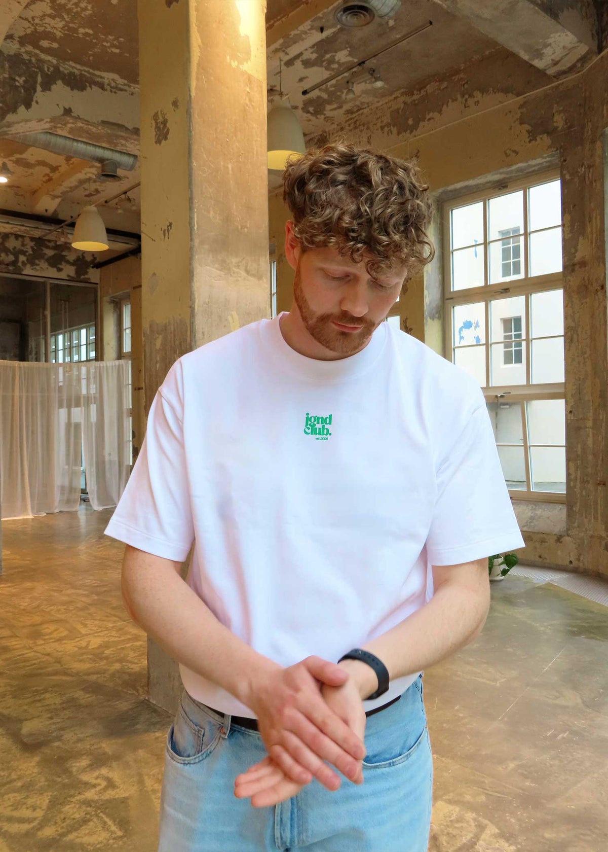 jgnd club. tee | green room